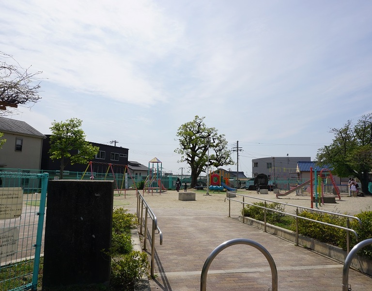 枚岡中央公園　正面