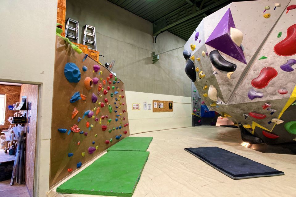 DB06C4E1-475B-478A-98B4-3A960D76C898