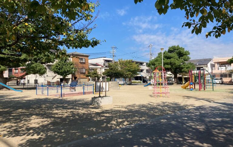 敷地が広すぎる 荒本西公園 公園 まちのこと エンジェルストーリープラス 東大阪を楽しく暮らすためのwebマガジン