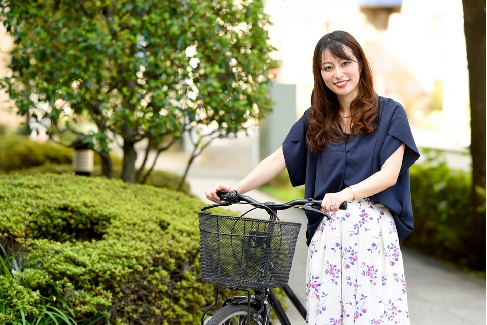自転車と女性
