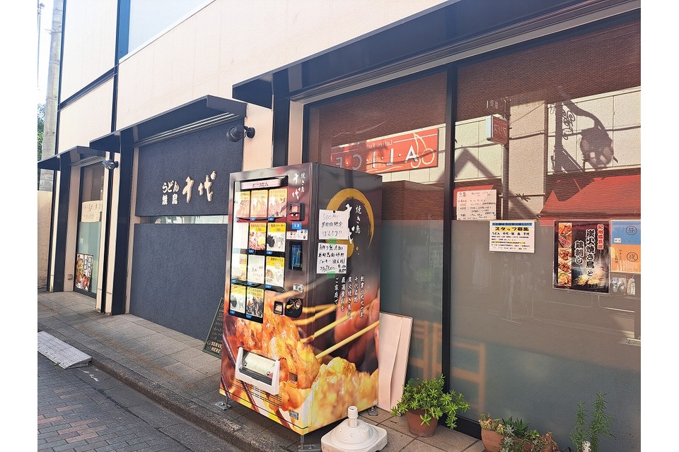遠目からの自動販売機