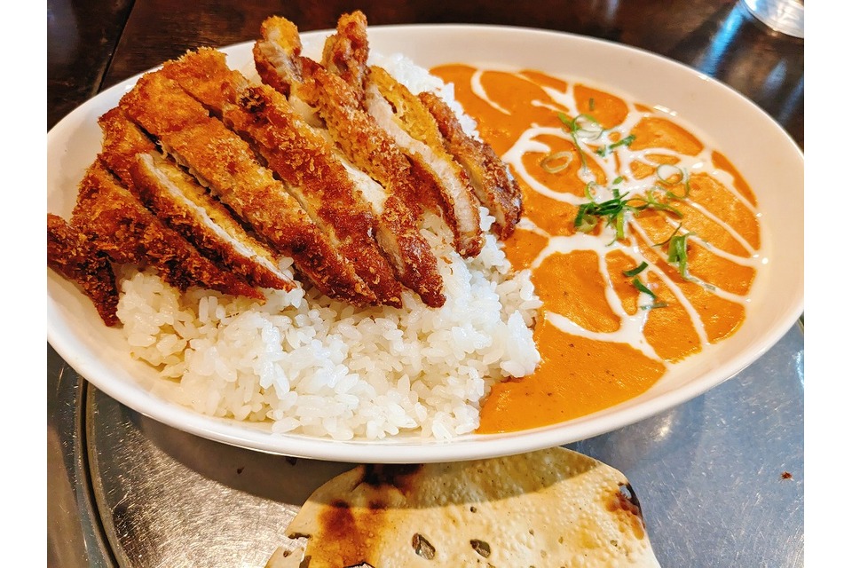 カツが乗ったカレー