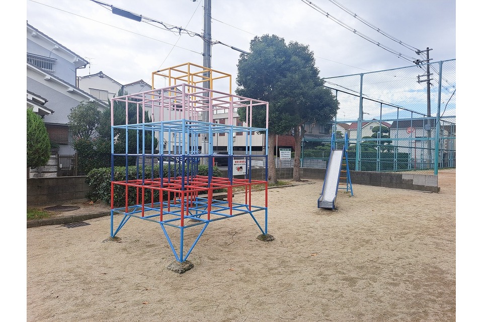 ジャングルジム