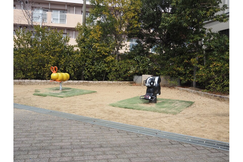 スプリング遊具