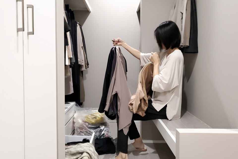 クローゼットの整理中