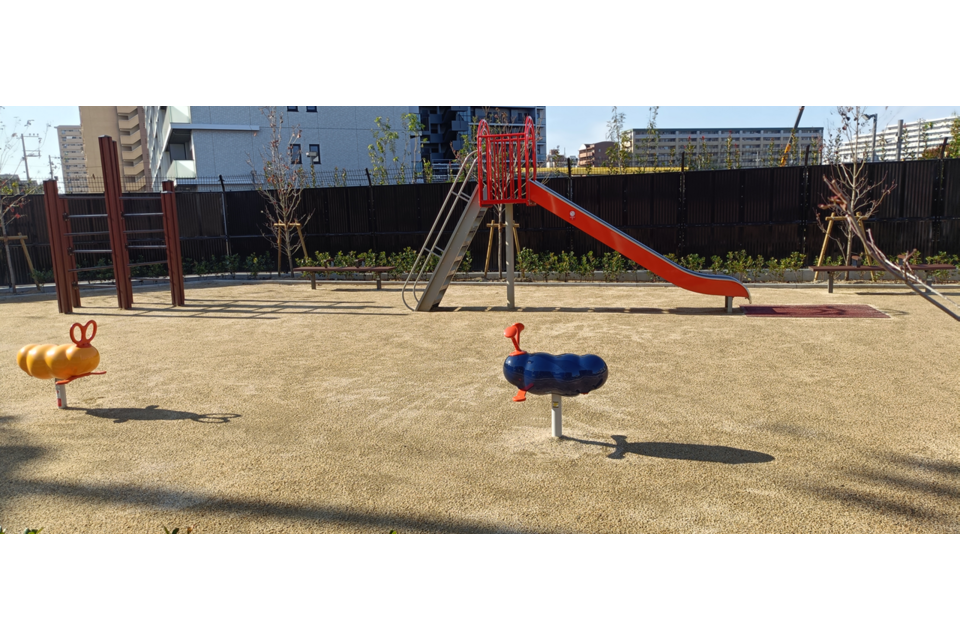 スプリング遊具